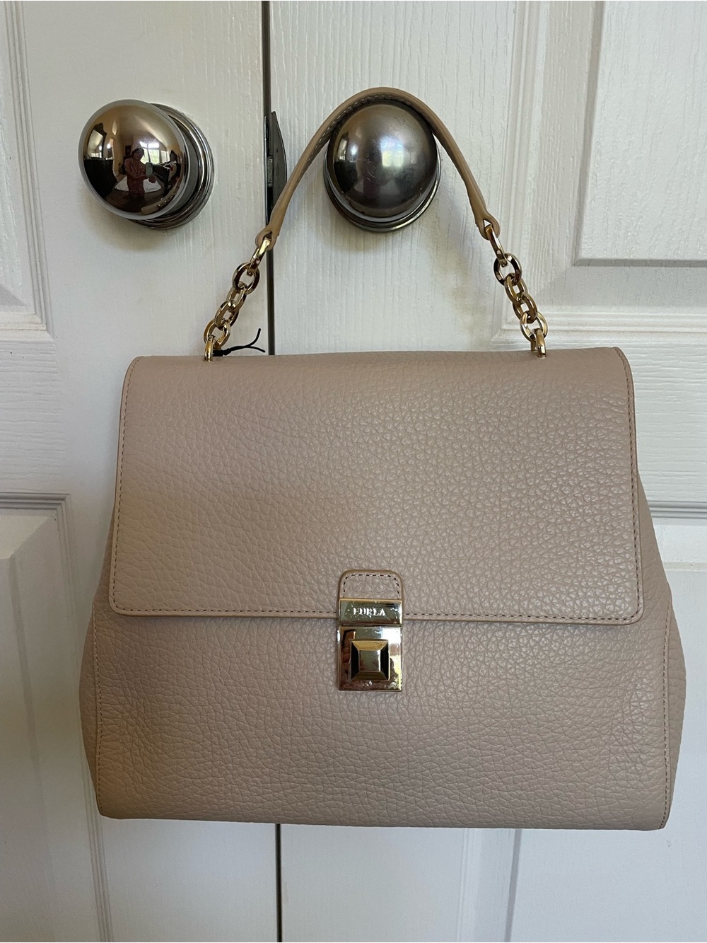 Furla Bag. - Picture 6 of 16